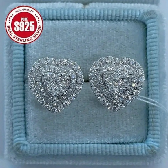 925 Silver Heart Stud Earrings NIP - Picture 2 of 7